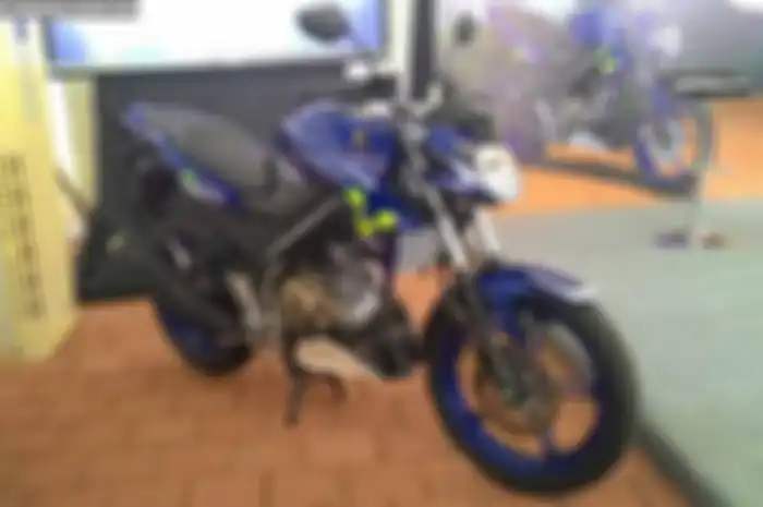 Buruan deh yang kepingin beli Yamaha New V-ixion Lightning AdvanceVersi MotoGP. Jangan sampai brother enggak kebagian karena Yamaha New V-ixion Lightning Advance versi MotoGP cuma diproduksi 18.000 unit sampai akhir 2015. Yamaha New