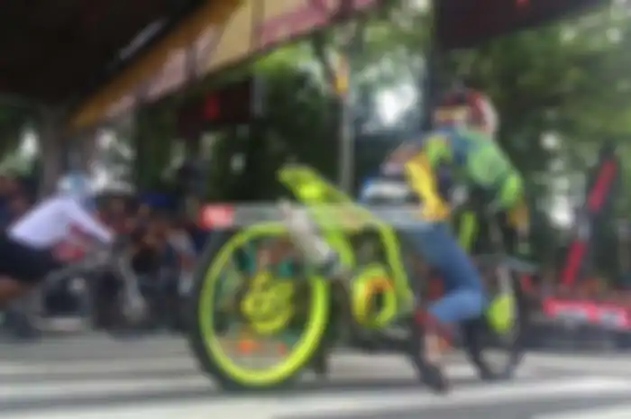 Kejurda drag bike Jatim seri ke-4 yang berlangsung di kota Madiun, Jatim (20/11) masih menyisakan satu seri.  Dari hasil lomba drag bike Madiun ini perolehan poin tertinggi sementara sepertinya sudah susah untuk direbut. Sampai seri ke-4 Adi Susanto 