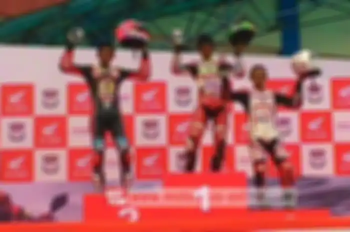 Hasil Lomba Bebek 150 CC (HDC 2) Honda Dream Cup 2016 Malang. Di kuasai oleh pembalap bernomor start 158, yaitu Anggi Permana dari tim Sidram Honda KYT Nissin IRC Trijaya dengan perolehan waktu 18:53.293.