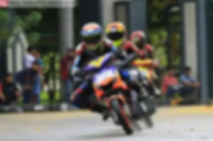 Sebanyak 278 starter meramaikan event Road Race Jambore Otomotif Jabar yang dilaksanakan pada (1/10-2/10) di Sirkuit Pemda Kabupaten Bekasi, Cikarang, Jawa Barat.