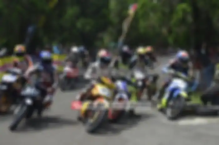 Bupati Cup POC Open Road Race Championship (BCPORRC) 2016, sukses dihelat di sirkuit NP Yon Armed 9, Sadang, Purwakarta, Jawa Barat, Minggu ini (18/12). Balapan yang digagas oleh Purwakarta Otomotif Club (POC) ini, diramaikan oleh 325 starter. Semua 