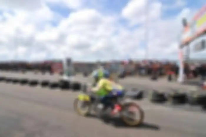 Gelaran Grand Pakuwon Bols Drag Bike 2016 Surabaya yang berlangsung kemarin (17/7), benar-benar membuat puas semua pembalap.  Buktinya, dari hasil lomba drag bike Surabaya, catatan waktu bisa menjadi lebih baik lantaran aspal