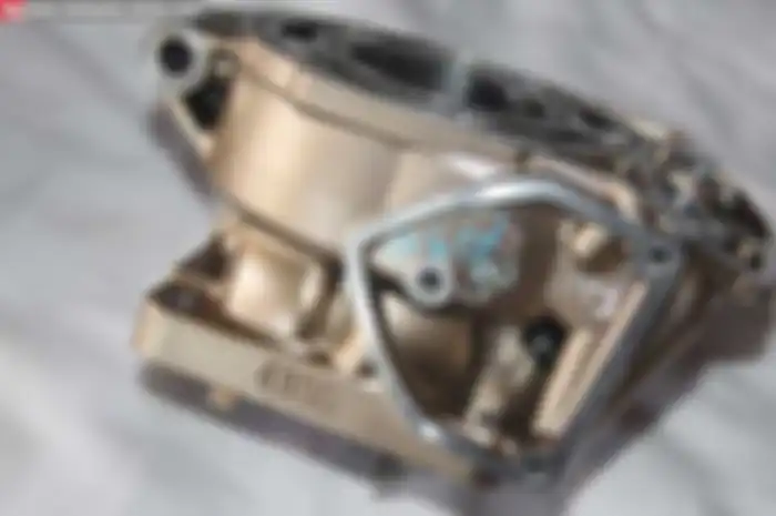 Mau naikin peforma Ninja 150? Gak usah repot oprek blok silinder bawaannya bro. Soalnya, sudah ada head dan blok silinder PDK Kawasaki Ninja 150 nih. Dipercaya bisa naikin peforma motor, karena memiliki banyak perbedaan dibanding blok bawaan pabrik