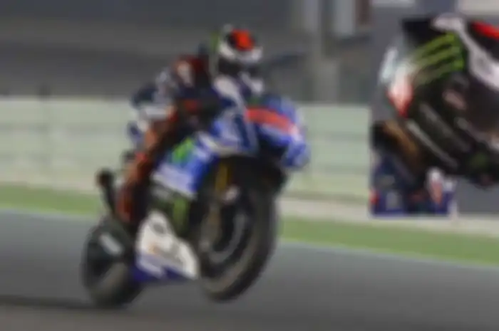 Buntut dari lepasnya busa helm milk Jorge Lorenzo saat balapan di Qatar dikabarkan Lorenzo akan segera tinggalkan HJC. Merk helm miliknya yang ia gunakan sejak musim 2013.