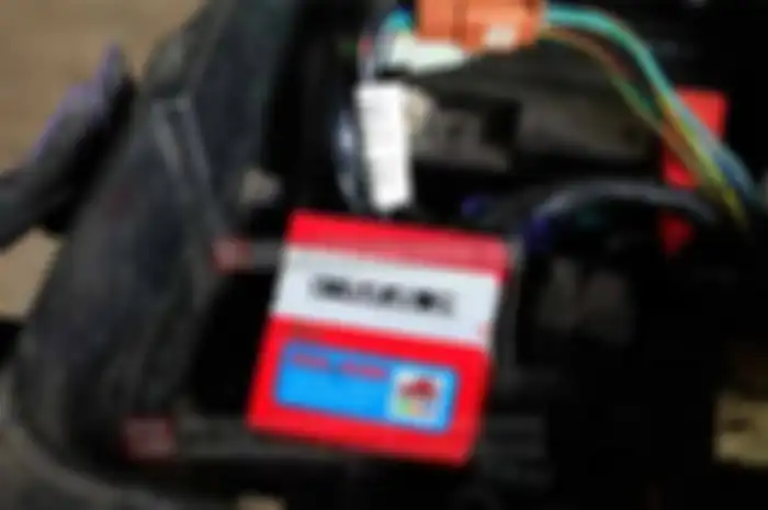 "Durasi kem, main di angka 262º,? bilang pembalap yang garap sendiri Honda BeAT besutannya itu. Biar Pembalap yang beken dipanggil ceper pun berani kasih rincian. “Hitungannya setelah dial, klep in membuka 26º sebelum TMA (Titik Mati Atas) dan menutu