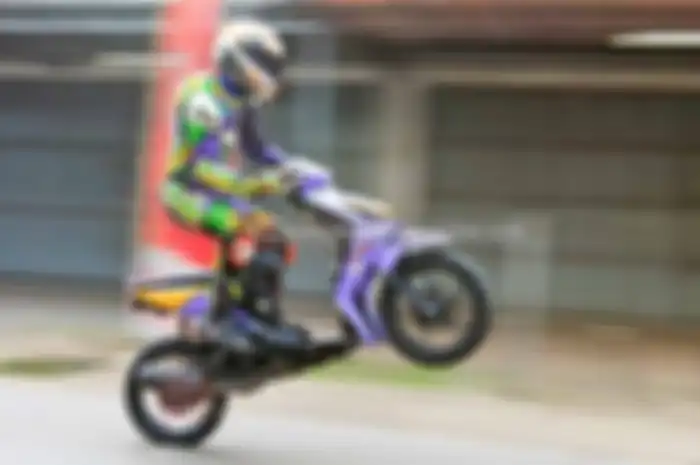 Honda BeAT pacuan Andri Ceper Wibowo, selalu istimewa. Di kelas matic MP7, BeAT lansiran 2010 ini kerap meninggalkan jauh lawan-lawannya. Mulai dari kejurda Bekasi, sampai ke kejurda Pandeglang. Garapan BBKW2 FDR FIM CLD Koizumi Bolu Erlangga ini sel