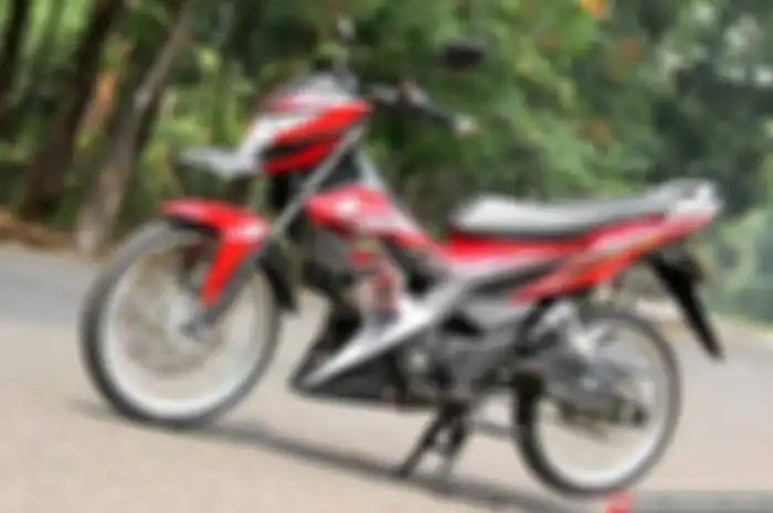 Pingin Honda New Sonic 150R berpenampilan thailooks, tinggal modifikasi Honda New Sonic 150 pakai pelek jari-jari. Cara pasang pelek jari-jari di Honda New Sonic 150 sangat mudah sob, bisa adopsi tromol set kepunyaan Honda Supra X 125