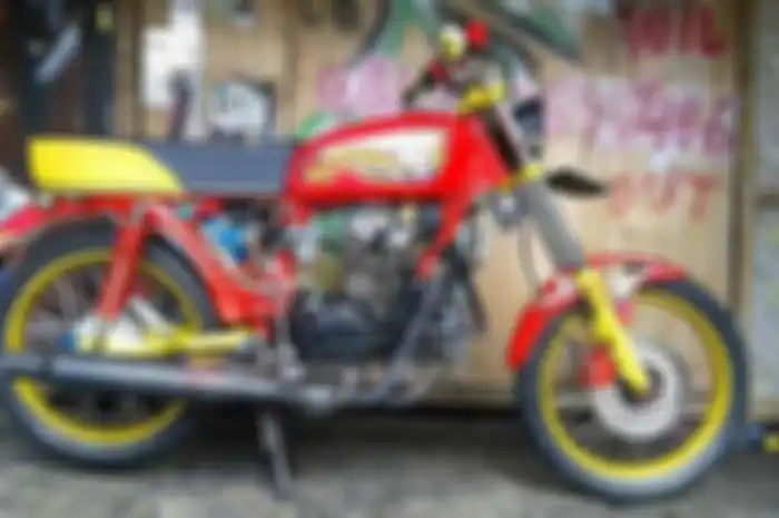 Terealisasikan juga keinginan Wilman alias Mang Uil memiliki motor dua sylinder hasil karya sendiri. Pilihan Honda GL-Pro dibikin dua silinder