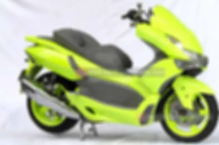 Untuk tampilan Honda PCX 125 Big, Budi memodif kaki kaki depan. Ia menggunakan pelek kepunyaan Piaggio X9 dengan lebar 3,5 inci. Sebelumnya, segitiga bawah dibikin ulang dengan bahan besi cor setebal 2,5 cm, supaya enggak mentok. Sok depan, juga meng