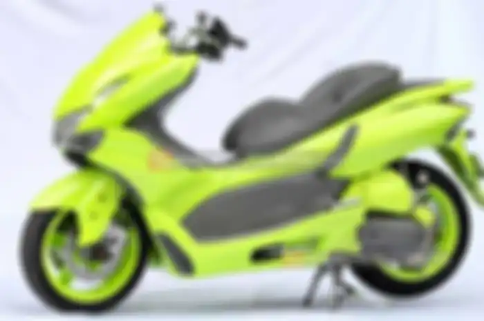 Konsep turing kerap dipilih kebanyakan modifikator big skubek. Namun tidak begitu bagi Budi Big Rahmanto, dari Big Modification. “Biar beda dari yang lain, ini modif Honda PCX 125 tampilan sporty big skubek. Menghindari embel-embel side box ataupun t