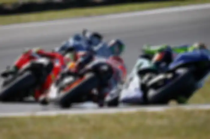 Hari ini (3/11) keluar update jadwal MotoGP 2016. Kali ini ada revisi Jadwal MotoGP 2016. Ini menyangkut jadwal di MotoGP Silverstone (Inggris), Sachsenring (Jerman), Sepang (Malaysia), dan MotoGP Valencia