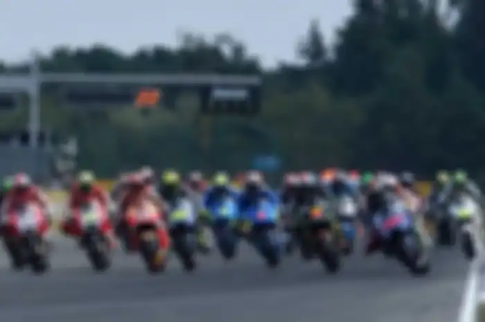 Kemarin (11/9) keluar agenda seri MotoGP musim depan. Asyiknya, jadwal agenda MotoGP 2016 banyak berbeda. Jadwal agenda MotoGP 2016 banyak berbeda seperti dicoretnya sirkuit Indianapolis, Amerika untuk penyelenggaraan MotoGP musim depan.  Indianapoli