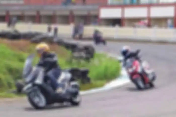 Udah jadi rahasia umum kalau two wheeler Jakarta Max Owners concern abis ikhwal safety. Mereka terbilang getol bikin riungan bertema safety. Nggak cuma hura-hura doang, jargon safety mereka langsung dipraktikkan di sirkuit. Life member