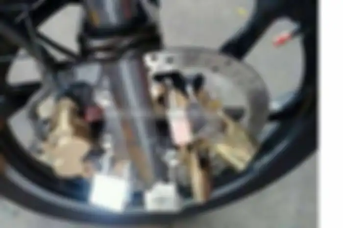 Tingginya tindak kejahatan pencurian kendaraan bermotor (Curanmor) di berbagai wilayah harus bikin sobat siaga. Salah satunya jangan malu dan malas pasang kunci ganda.