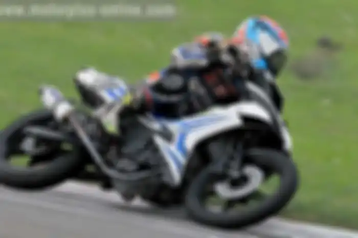 Nih Yamaha Jupiter MX 150 yang dipakai Pra PON (Pekan Olahraga Nasional) cabang olahraga Balap Motor yang digelar Rabu-Kamis  (4-5/11) di sirkuit Karting Sentul, Bogor, Jawa Barat. Motor yang digunakan bisa dibilang masih dalam kondisi standar. Cuma 