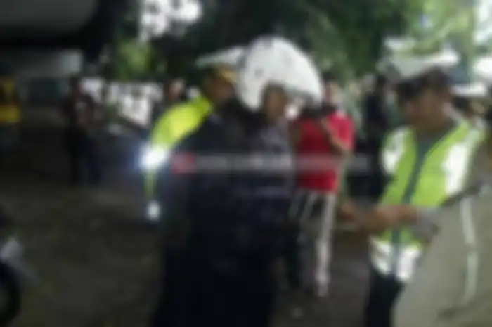 Mudah-mudahan kapok nih polisi yang main minta uang damai. Seperti diberitakan www.tribunsumsel.com, Kapolda