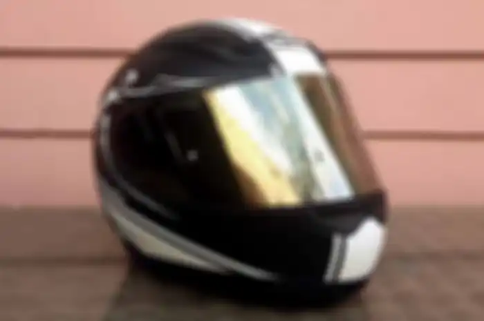 Kabuto dalam bahasa Jepang adalah sejenis pelindung kepala yang dipakai para ksatria Samurai. Masih berhubungan dengan nama Kabuto, ternyata OGK Kabuto Co.,Ltd menggunakan nama tersebut sebagai produk helm.