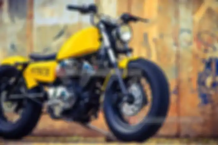 Bosan melihat tampilan standar, Reinhard mengubah Kaisar tampilan Ruby 250 dengan crusher bobber. Tunggangan kesayangannya itu, lebih fresh dan eye catching saat dibawa riding di jalanan ibu kota.