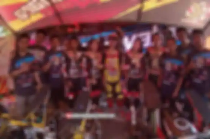 Musim balap 2016 dijadikan tim yang bernama Kawahara Trijaya Sakti Pells Racing mengandalkan tiga bidadari alias tiga cewek di arena drag bike 201 meter. Sekedar informasi saja tahun lalu sudah tim drag bike Kawahara sudah