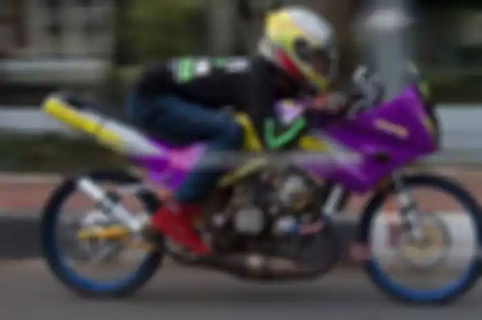 pertarungan di lintasan gope meter hasilnya sudah lumayan bagus. Digas oleh H. Diyan Merie, Kawasaki Ninja masih menjadi yang terdepan di trek 500 meteran