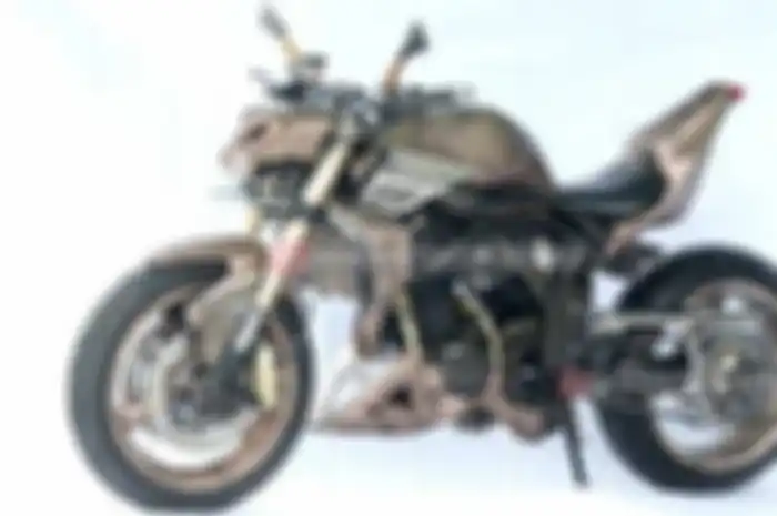 Riduansyah Abunawas, termasuk pemain baru dalam belantika modifikasi motor. Pemilik besutan bergenre sangar ini, konon pernah 3 kali modif di tiga bengkel berbeda,