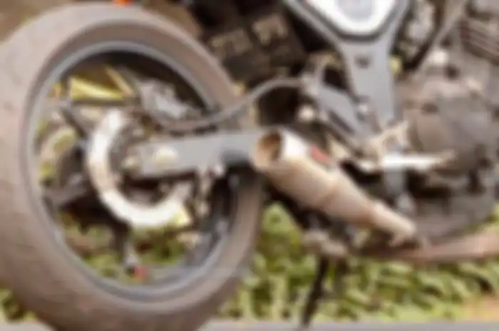 Subagio, builder Kawasaki Z250 cafe racer, pilih lampu pengganti lampu asli Z250 dan rombak total kaki-kaki standar