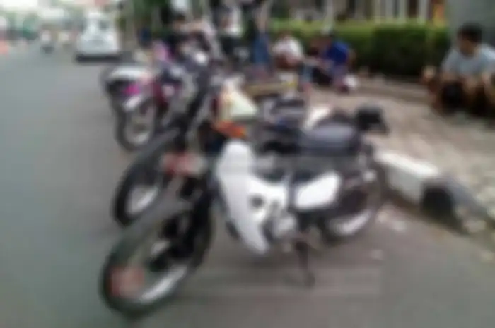 Bagi bikers yang tinggal di Purwakarta, Kawasan Situ Buled pasti tidak asing bagi mereka. Pasalnya, jalan utama di samping situ (mata air) yang berbentuk bundar (buled) jadi tempat nongkrong favorit mereka