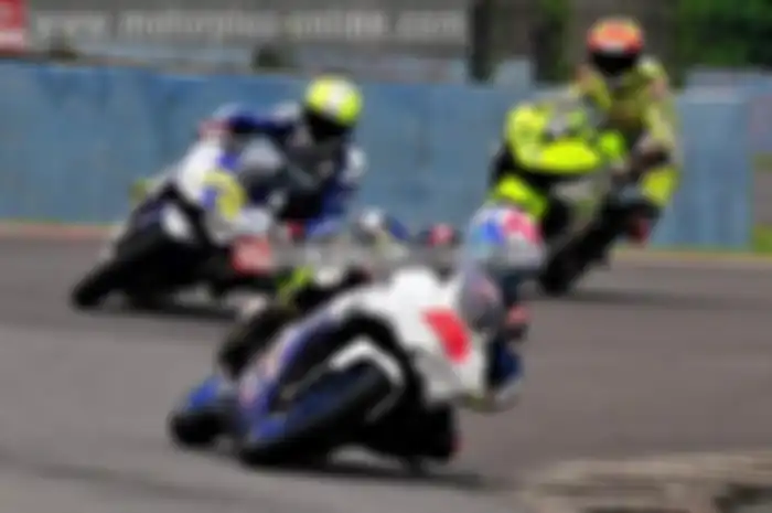 Setelah digunakan tim dan pembalap, ternyata kenaikan tekanan ban Dunlop lebih tinggi dibanding Pirelli di Kejurnas Sport 250 cc.