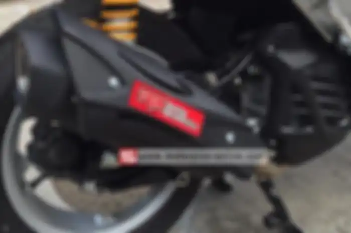Lagi-lagi, produsen knalpot Indonesia R9 memperkenalkan pipa gas buang racing untuk Yamaha NMax. Kelebihannya  knalpot R9 untuk Yamaha NMax bisa tambah 2 hp.