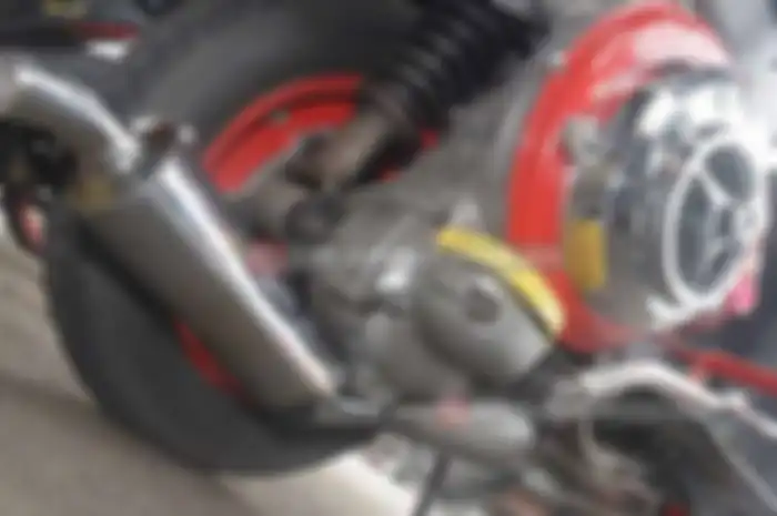 Saluran buang ini buatan Wawan Racing Purbalingga yang merupakan saudagar knalpot Vespa 2-tak.