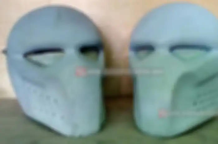 Bagi penyuka tampilan motor bergaya Street Fighter pasti suka dengan model helm beginian nih. Tampilan helm yang sangar berdesain nuansa robotik. Inilah kreasi helm custom "Un_Nose" Samarinda