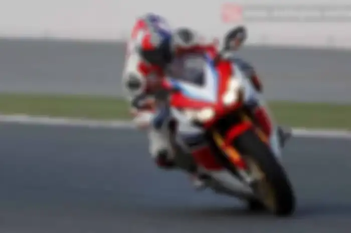 Tidak banyak yang mengenal Leon Haslam sebagai pembalap dengan teknik menikung cara Rear Wheel Steering (RWS). Lantaran pembalap tim PATA Honda Racing di ajang World Superbike Championship (WSBK) tidak pernah terlihat menggunakan cara ini.