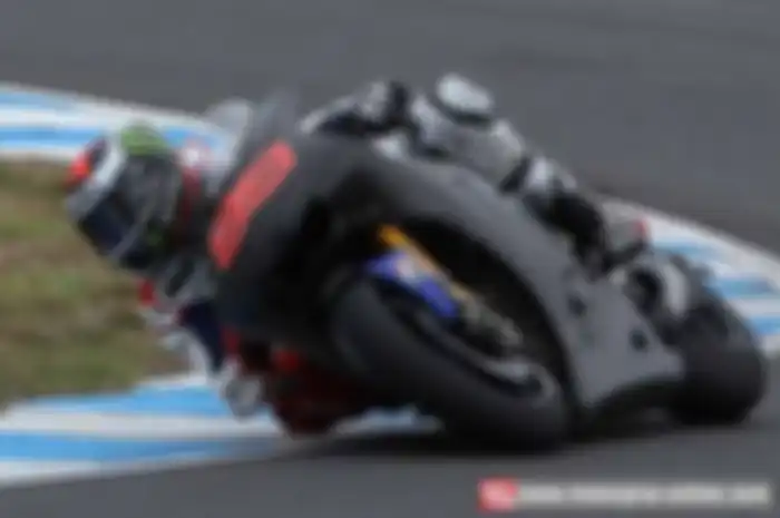 Jorge Lorenzo yang sudah tampil kompetitif di sesi tes resmi pra musim MotoGP sejak Senin (3/2), akhirnya mengakhiri sesi tes resmi pra musim dengan pencapaian terbaik. Ia menjadi pembalap tercepat dengan lap time 1 menit 29,068 detik pada hari ketig