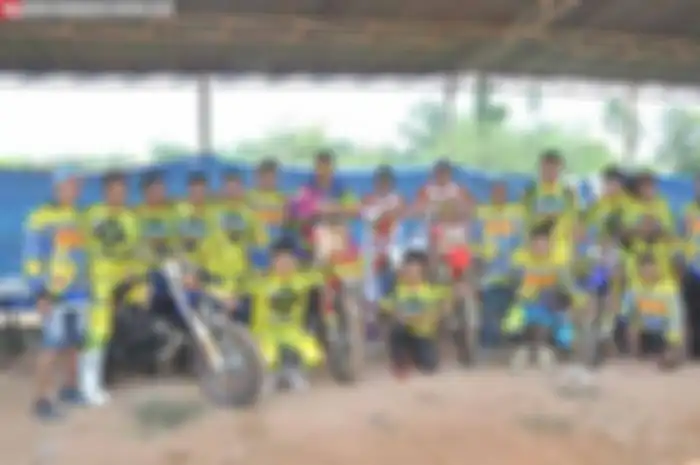 Di Sumatera Utara, tumbuh tim motocross dan grasstrack. Salah satunya, tim Moch Khael CV Fajar Dolpa KNPI (MKCFD) Labuan Batu Utara. Prestasi tim ini untuk pentas kejurda motocross tidak perlu diragukan. Rahnanda Putera, pembalap MKCFD yang turun di 