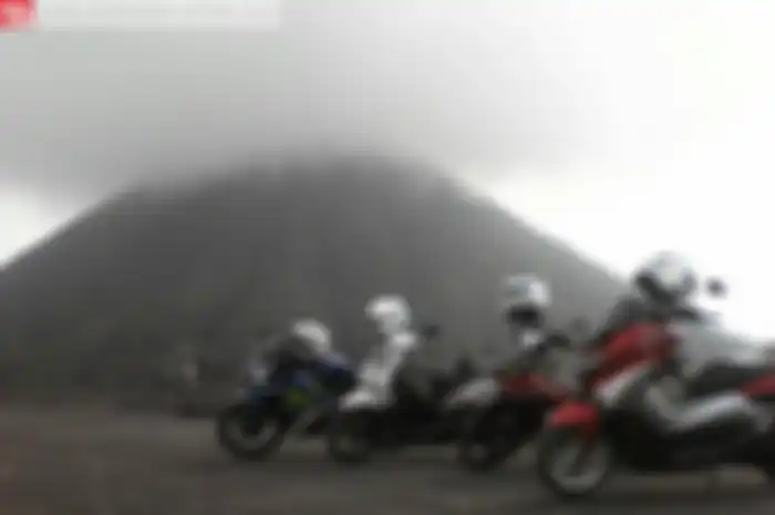 Kemarin (1/5) beres melakukan pengukuran volume oli km, tim MOTOR Plus Uji Durabilitas X-TEN 5000 KM sudah menyentuh gunung Bromo. Untuk menuju kaldera Bromo yang sudah tersohor di seantero dunia riders MOTOR Plus Uji Durabilitas X-TEN 5000 KM memili
