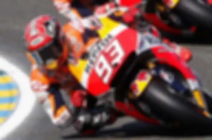 Kegagalan Marc Marquez di MotoGP seri ke-5 Le Mans, Prancis, Minggu lalu (17/5), sebenarnya sudah diperkirakan. Beberapa menit balapan dimulai Marc Marquez sudah dikasih tahu teknisi Honda suhu aspal naik dibanding saat babak kualifikasi