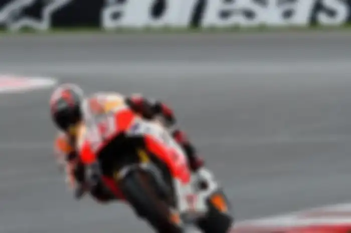 Marc Marquez akhirnya kembali ke jalur kemenangan setelah berhasil menjadi yang tercepat di MotoGP seri Inggris di Sirkuit Silverstone, Minggu (31/8). Marquez sebelumnya hanya mampu finish di posisi empat dalam seri sebelumnya di Brno, Republik Ceko.