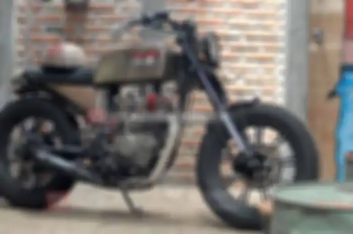 Bukan enggan memberi cat pada motor Kawasaki D-Tracker milik Voncent Jo, tetapi modifikasi Kawasaki D-Tracker 150 ini memang sengaja dibuat karat.