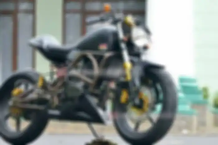 Kini motor dinas berwujud Honda GL 100 ini telah dimodifikasi yang bikin makin pede si penunggangnya.
