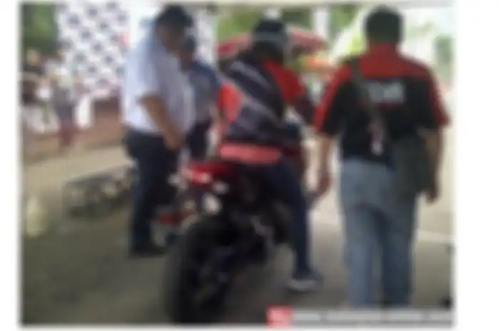 Motor listrik TDR Zero ikutan drag yang hasilnya setingkat FFA. Sebenarnya sih, TDR Zero dites di arena Drag Bike TDR Championship 2014 di Senayan sore ini (30/11).