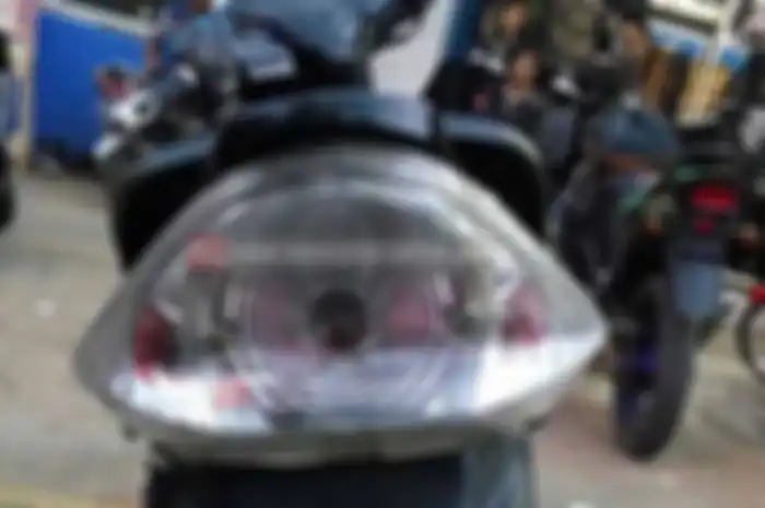 bijaknya diperhatikan variasi yang sobat pasang. Masih banyak dijumpai biker yang motor untuk mudik pakai mika dan bohlam bening untuk lampu rem