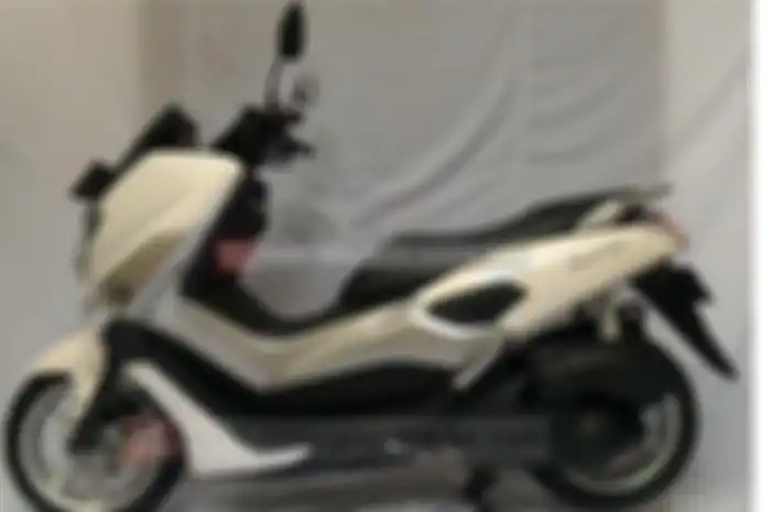 Ini pilihan atau alternatif bagi yang sedang berburu Yamaha NMAX. Mau beli baru dan jika harus inden, bisa cari yang bekasnya. Banyak NMAX bekas kilometer rendah harga murah.