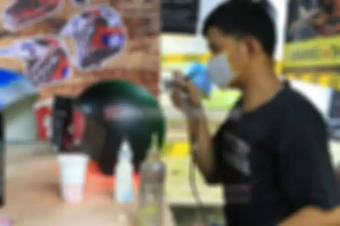 ada langkah ringan cara pakai cat semprot di bodi motor yang didapat dari pihak Samurai Paint saat di BurTor