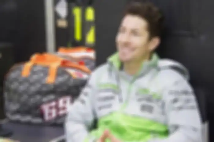Nicky Hayden kabur dari MotoGP. Pernyataan ini disampaikan langsung oleh Hayden menjelang seri MotoGP Motegi, Jepang. Pembalap asal Amerika ini memutuskan pindah ke balap World Superbike di tahun depan.