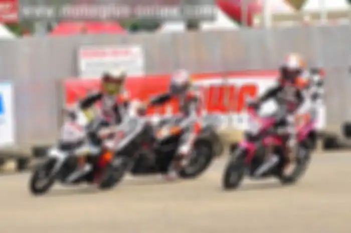 Honda Racing Championship (HRC) putaran ke-3 jadi OMR Honda New Sonic 150R pertama di dunia. Yup, pada event ini dibuka kelas khusus yang mempertandingkan motor jenis ayam jago terbaru bikinan Honda.