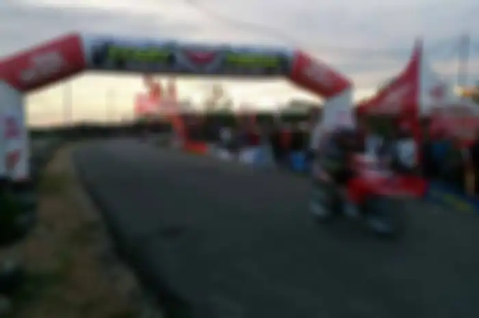 Sebanyak 107 starter bertarung memperebutkan kejuaraan One Make Race Kalimantan Barat 2015. Bermain di sirkuit non permanen di Taman Sabang Merah, Kabupaten Sanggau, Kalimantan Barat