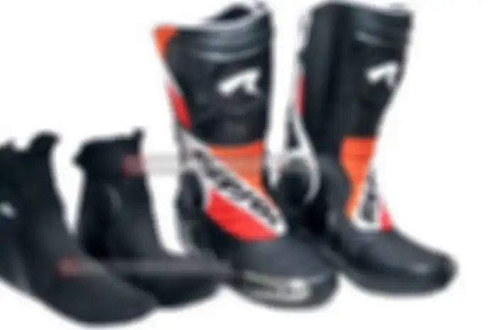Menjelang PON XIX Jabar 2016, produk sepatu asal bandung RCB1 memberikan diskon sepatu road race bagi pembalap. Untuk setiap pembelian sepatu balap road race tipe S. New GP Tech, ada diskon hingga 20 persen tuh.