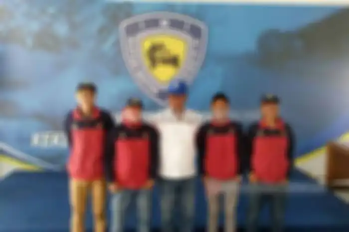 Selasa (20/9) bertempat di Gedung IMI Jateng dilangsungkan acara pelepsan kontingen balap motor yang akan bertanding di Pekan Olah raga Nasional. Di lepas langsung oleh ketua Pengprov IMI Jateng harapannya tim ini bisa membawa hasil yang maksimal.