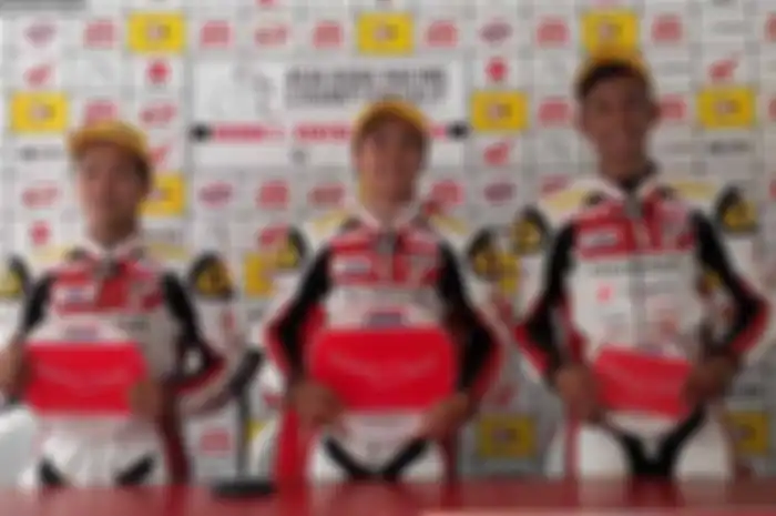 Hari ini (6/6) gelaran Asia Road Racing Championship seri ke-2 digelar di sirkuit International Sentul, Bogor, Jawa Barat. Cukup mengejutkan, di hari pertama ini ada pembalap wanita menang di ARRC Sentul. Pembalap wanita ini adalah Muklada Sarapuech 