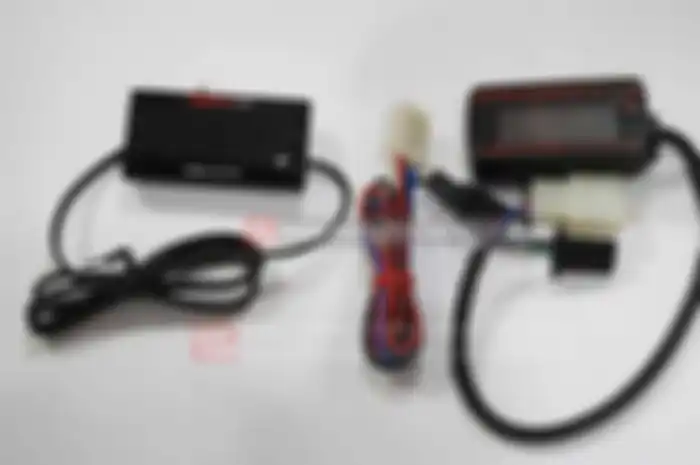 Tommy Patria menuturkan kalau sistem katup RC Valve di Honda NSR 150 harus dirawat khusus. Kalau tidak gampang bermasalah. Merawatnya sobat bisa pasang volt meter agar RC Valve Honda NSR lebih awet.